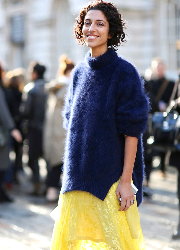 Yasmin Sewell - Look jaune et bleu