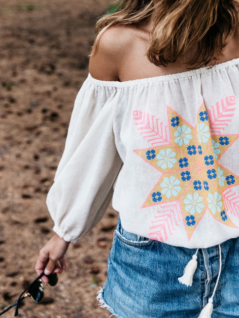 Short en jean ample + blouse bohme = le bon mix