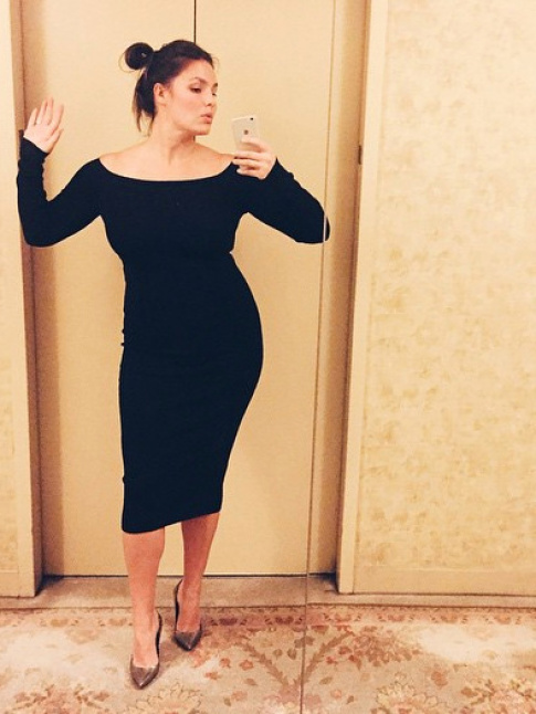 Aussi simple qu'efficace, cette petite robe noire a tout bon !