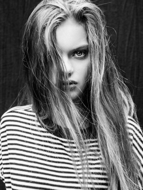 Marinire + cheveux de surfeuse = le bon mix