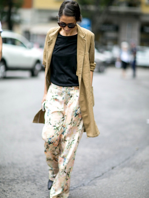 Rien de tel qu'un ample pantalon masculin dlicatement imprim pour booster une silhouette !