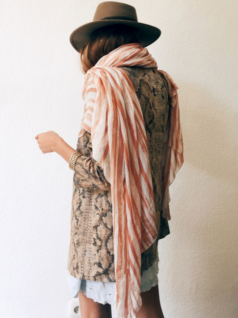 Oui au mix and match des matires et imprims !