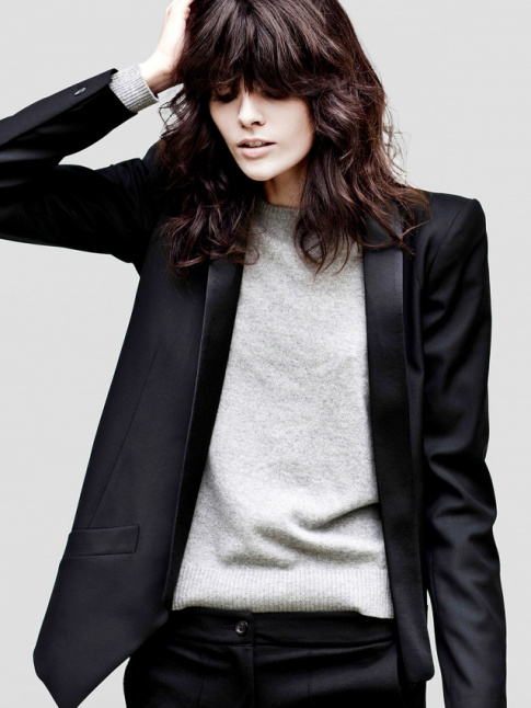 Le duo veste de smoking/petit pull fin, plus que jamais une valeur sre !