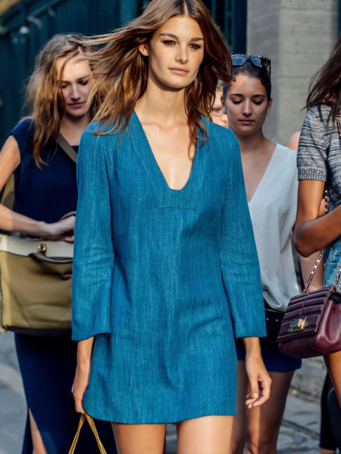 Wanted : une robe courte manches longues en jean  porter  mme la peau