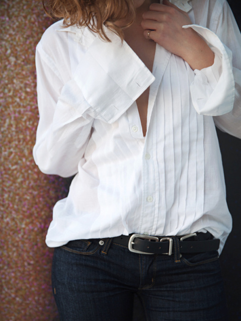 Et si on allait piocher nos chemises blanches dans la garde-robe des hommes ?