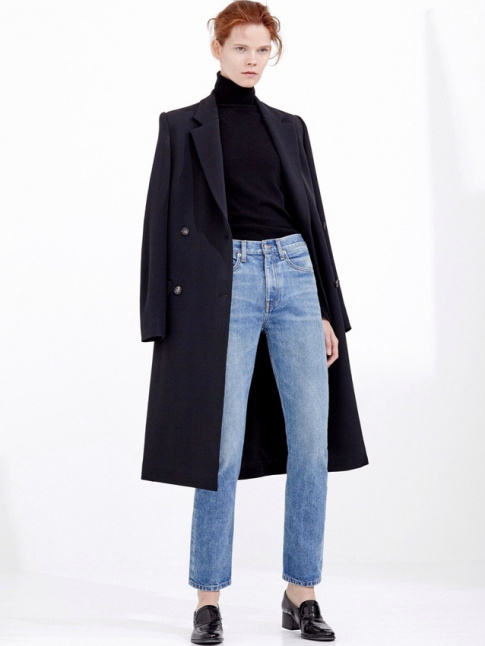 Manteau long + jean court sur la cheville = une des quations stylistiques de la rentre