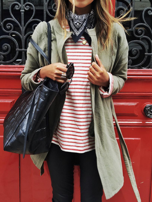 Top ray rouge et blanc + veste kaki = le bon mix