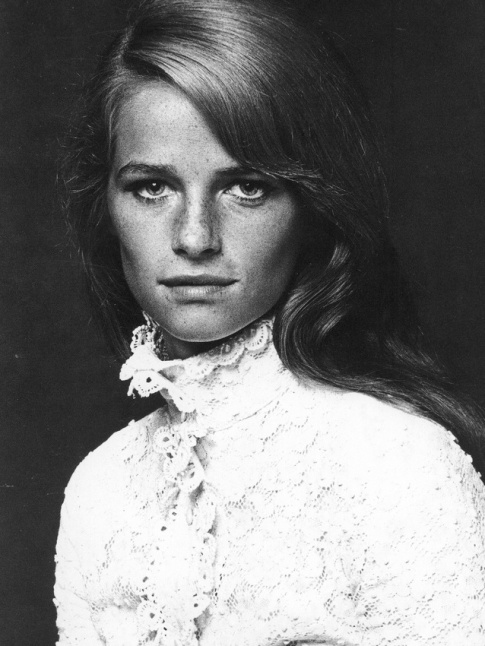 On piquerait bien sa chemise  Charlotte Rampling !