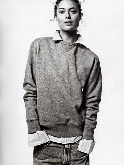 Sweat + chemise qui dpasse = le bon mix