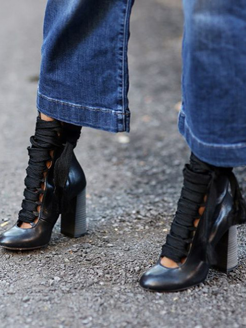 Entre lacets sportswear et cambrure ultra fminine, ces bottines Chlo ont tout bon !