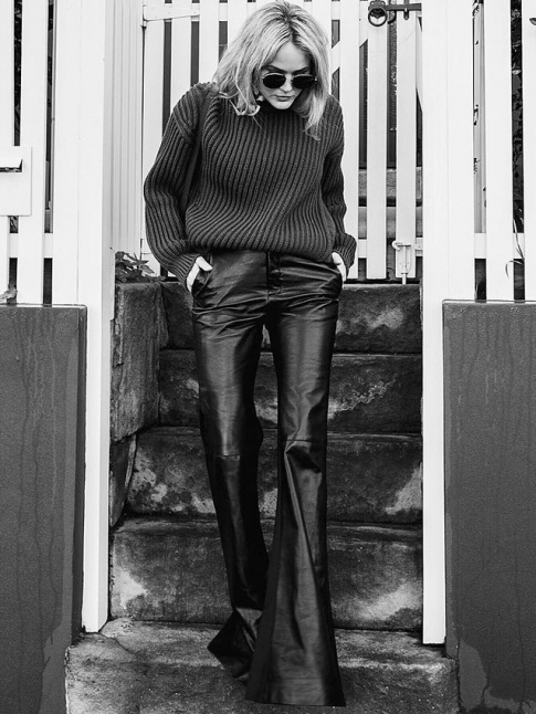 Le pantalon flare en cuir, plus lgant que le slim ?