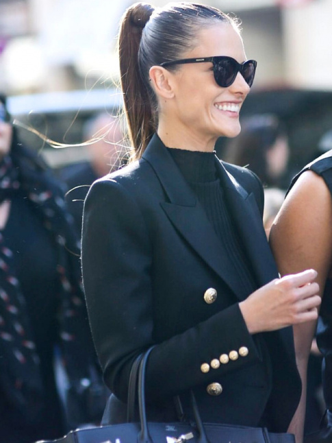 Difficile de faire plus casual chic qu'une queue de cheval haute !