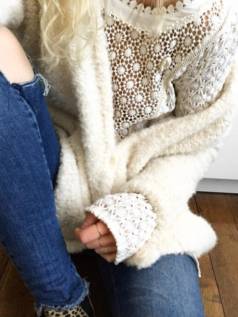 Dentelle + grosse maille = le bon mix