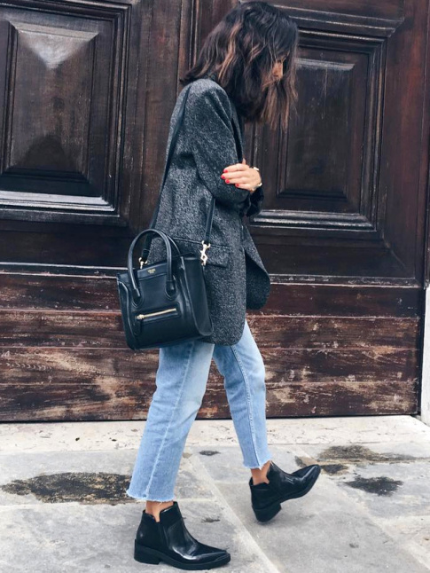 Blazer long gris chin + jean droit coup court + low boots = le bon mix