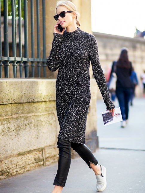 Rien de tel qu'une robe pull midi pour apaiser un slim en cuir !