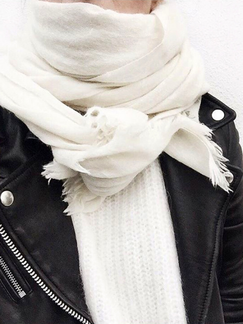 Le noir et blanc sied bien aux tenues d'hiver !