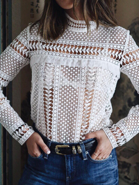 Top en dentelle  manches longues + jean brut semi taille haute = le bon mix