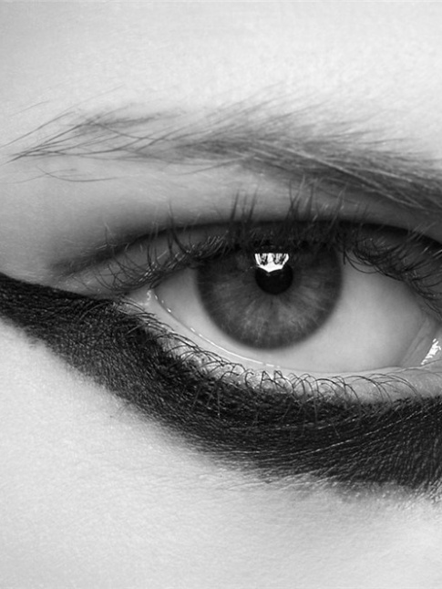 Pour ou contre le make up guerrier ?