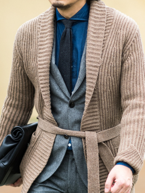 Cet hiver, on pique aux hommes l'ide du blazer rchauff au contact d'un pais gilet !