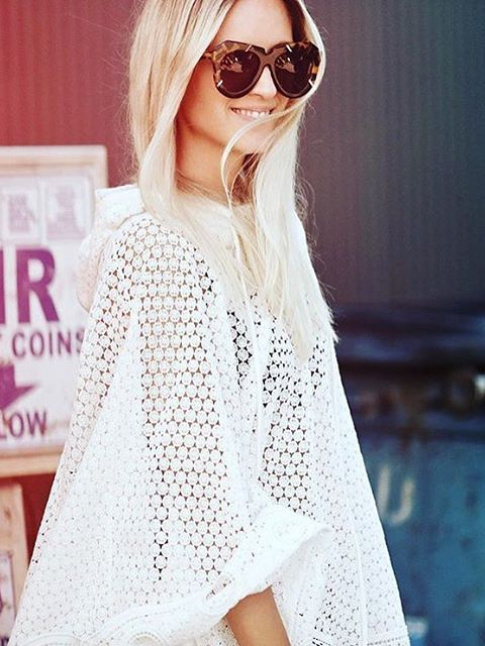Wanted : une robe blanche ajoure