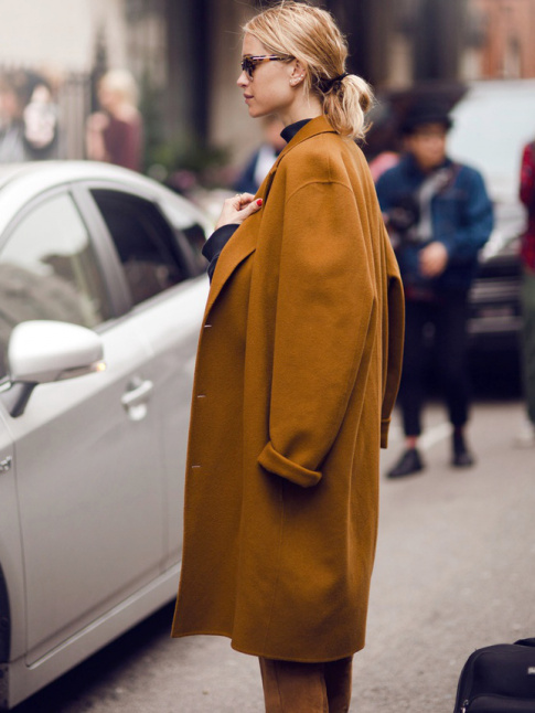 Ocre + bleu marine = le bon mix