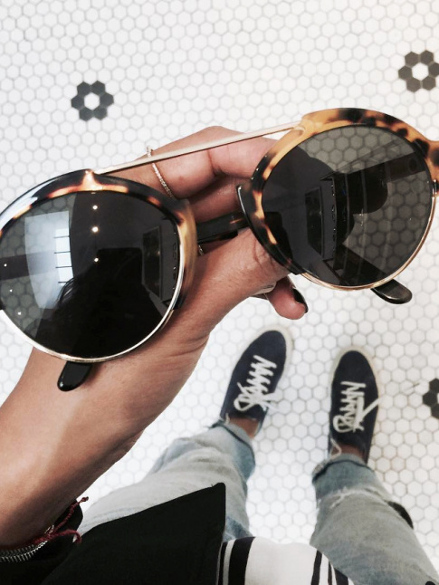 Discrtement originales, ces lunettes de soleil no-aviateurs ont tout bon !