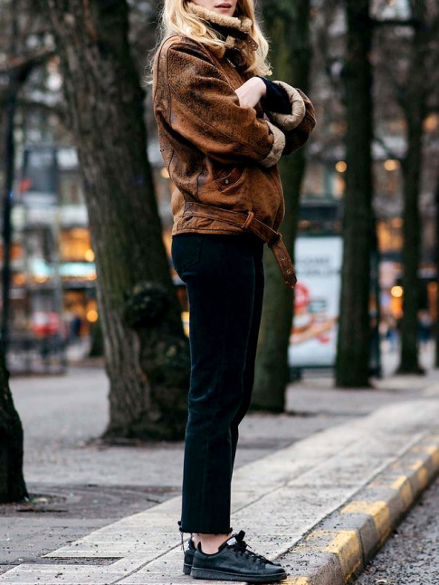 Wanted : une paire de baskets noires
