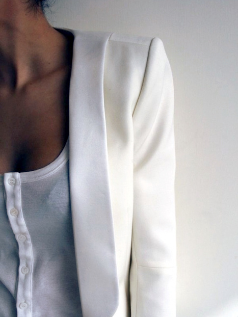 Rien de tel qu'une veste ultra chic pour rchauffer un haut casual !