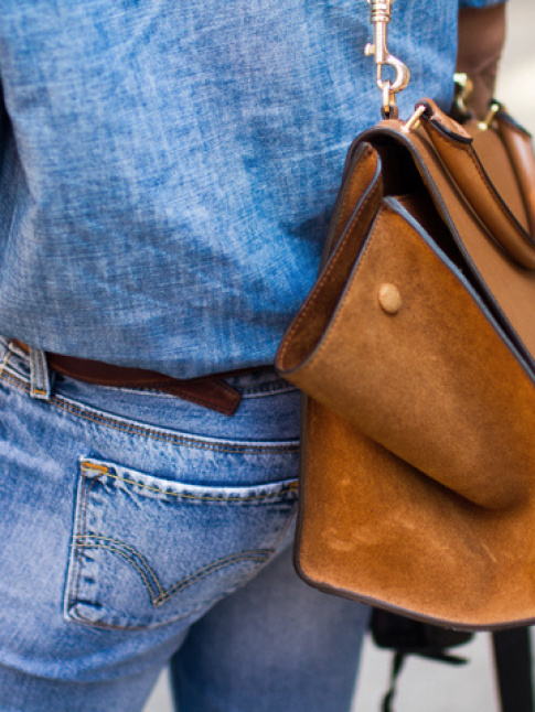 Le sac fauve, le meilleur alli du total look jean !