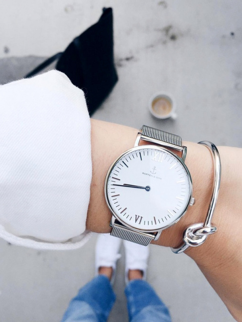 Oui au duo argent montre/bracelet !