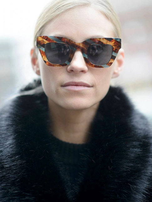 La paire de lunettes de soleil fantaisie, ou comment se prendre au srieux avec humour !