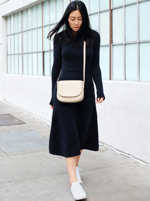 Elgante et confortable, cette robe pull midi Zara a tout bon !