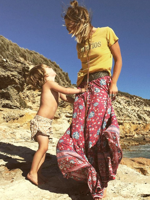 Tee-shirt vintage + jupe longue bohme = le bon mix