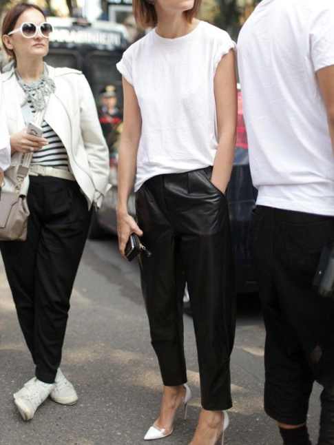 Le pantalon en cuir lgrement carotte, une bonne alternative  sa version slim
