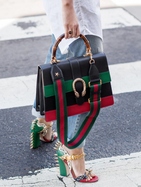 Excentriques  souhaits, ces piquantes sandales Gucci ont de quoi attirer l'attention !