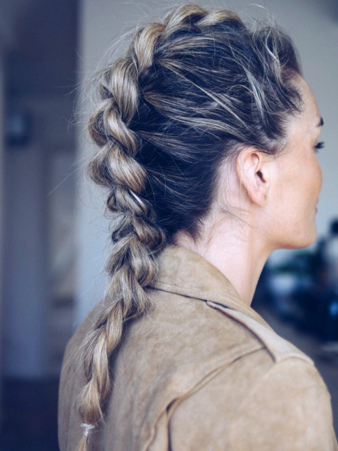 La tresse  l'iroquoise, ou comment pimenter son hair code du jour