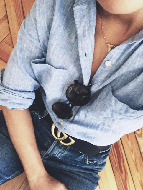 Chemise en chambray + jean brut + une touche de noir = le bon mix