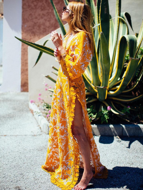 Envie d'un caftan soleil aux allures de longue robe !