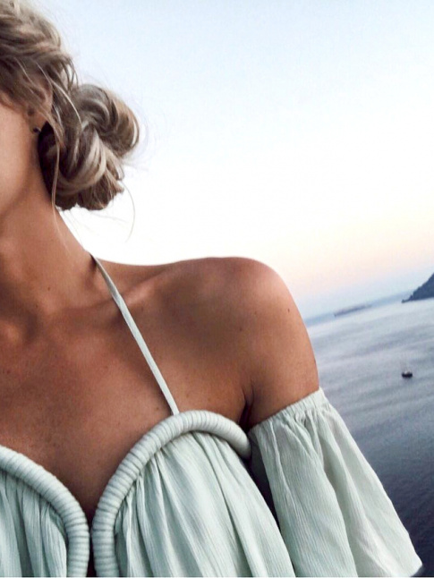 Wanted : un top vert d'eau no romantique