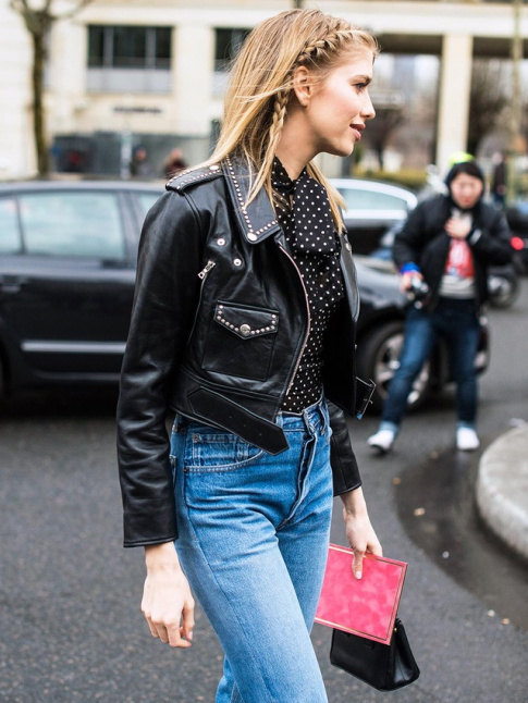 Oui  la couronne de tresses porte en mode inacheve !