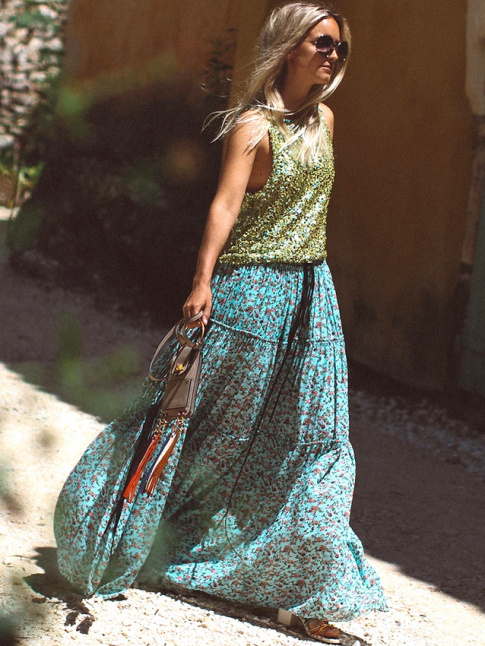 Oui au tlescopage entre texture glitter et fleurettes boho !
