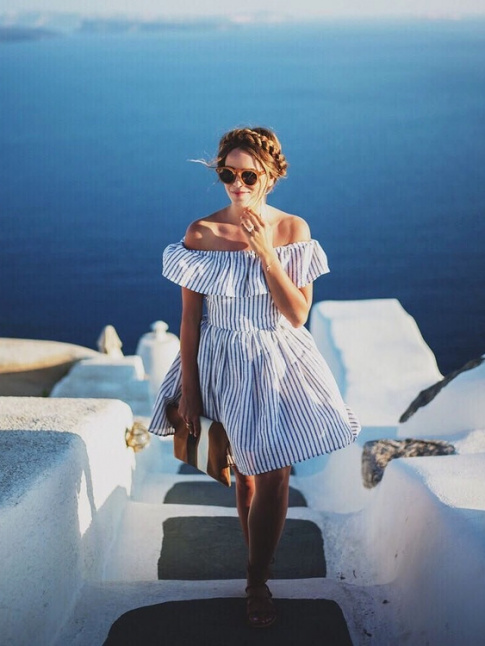 Encolure Bardot + rayures bleues + Santorin = le bon mix