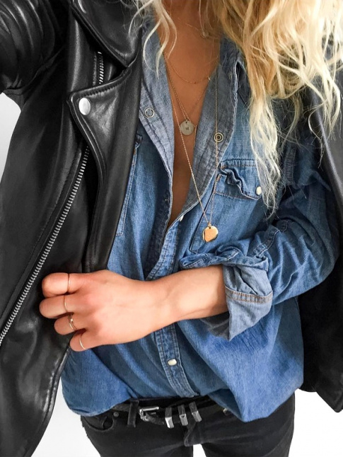 On ne se lasse pas du duo cuir/denim !