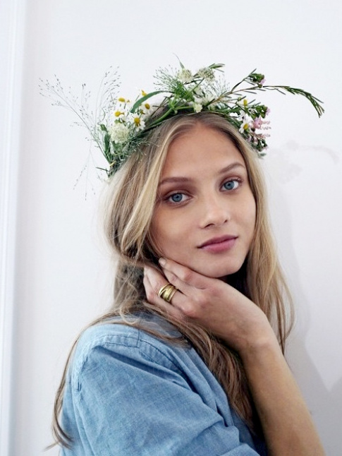 La couronne de fleurs fraches, le meilleur accessoire estival ?