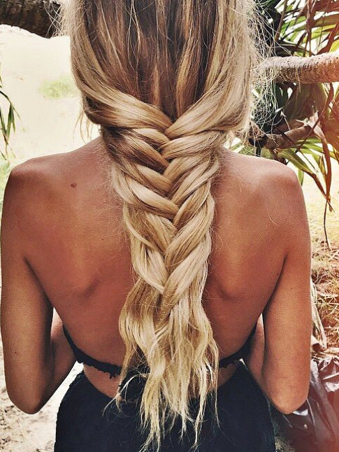 Rien de tel que des cheveux gains par le sel de mer pour se passer d'lastique ou de barette !
