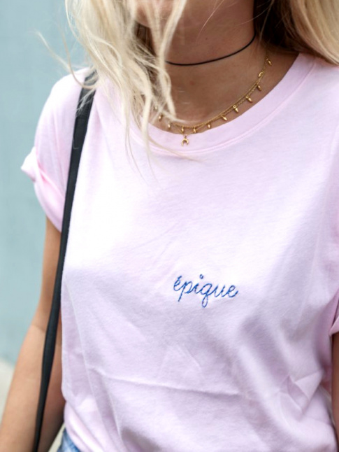 Il n'y a pas que le tee-shirt blanc dans la vie... il y a aussi le tee-shirt rose ultra dlav !