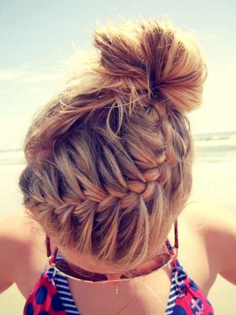 A la plage, on n'hsite pas  user et abuser des tresses en tous genres !