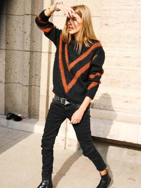 Rien de tel qu'une petite touche d'orange pour booster un total look noir !