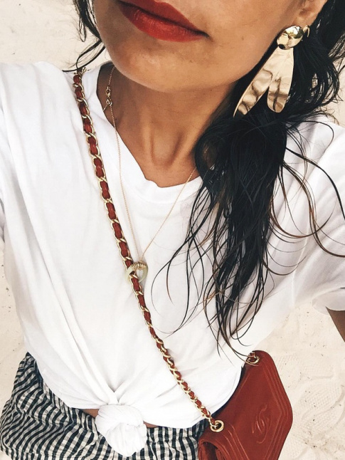 Les chevelures gaines de sel sont faites pour se mixer  d'immenses boucles d'oreilles !