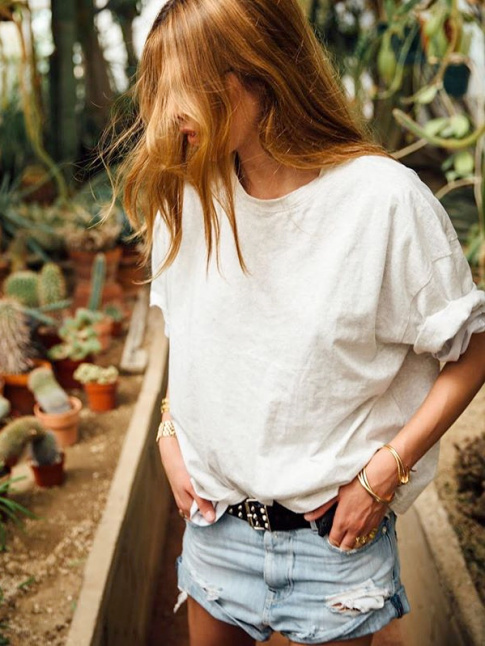Cet t, on n'hsite pas  chiner un tee-shirt XXL au rayon homme de notre friperie prfre